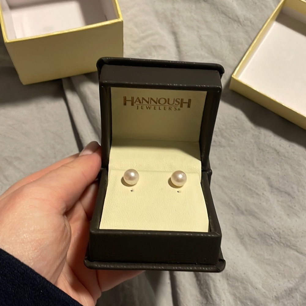 Pearl Earrings - Picture 1 of 4